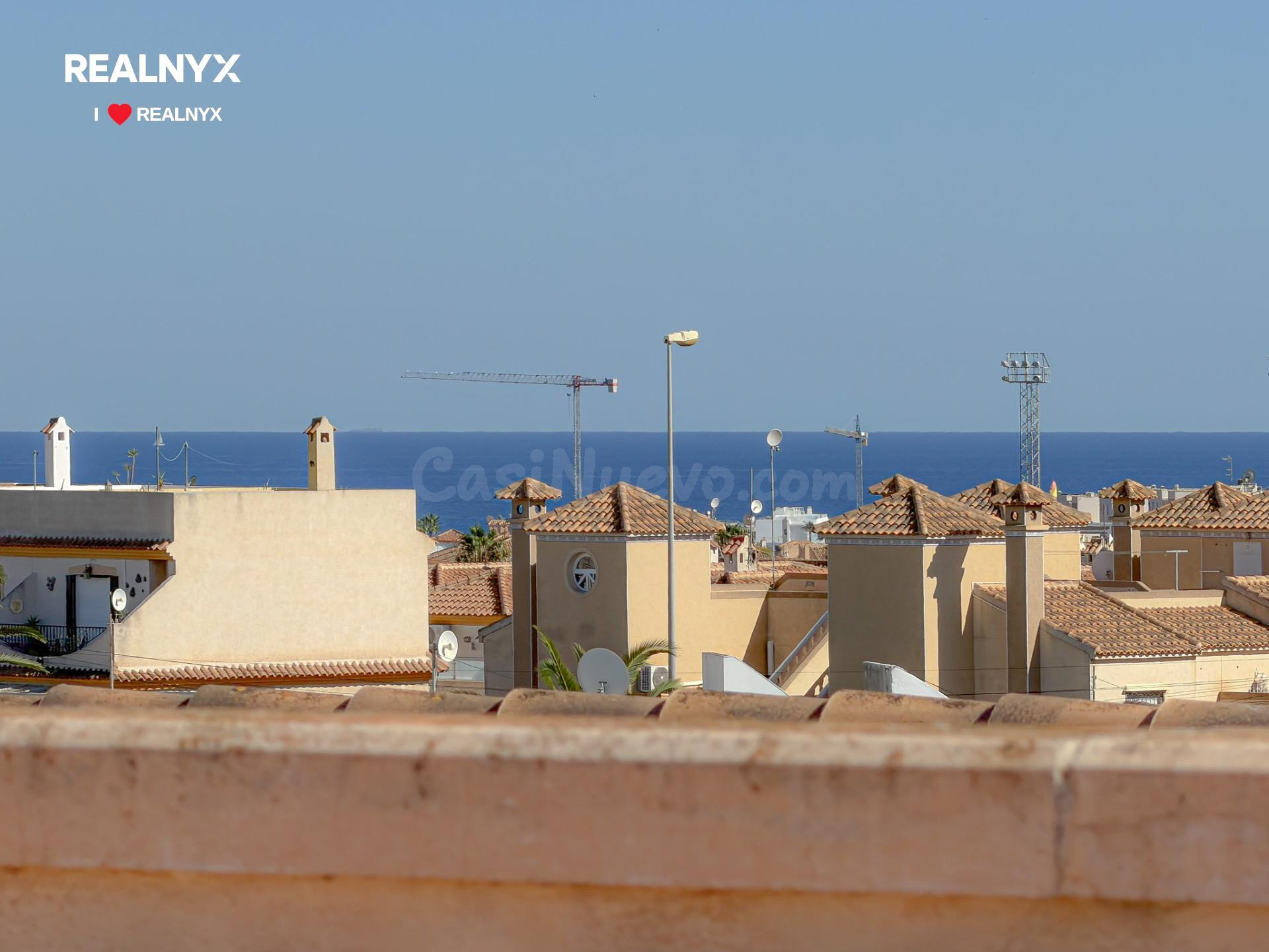 Playa Flamenca! Espectacular bungalow con amplia terraza y excelentes vistas panorámicas + Solarium privado con vistas al mar + Piscina comunitaria + Parking comunitario