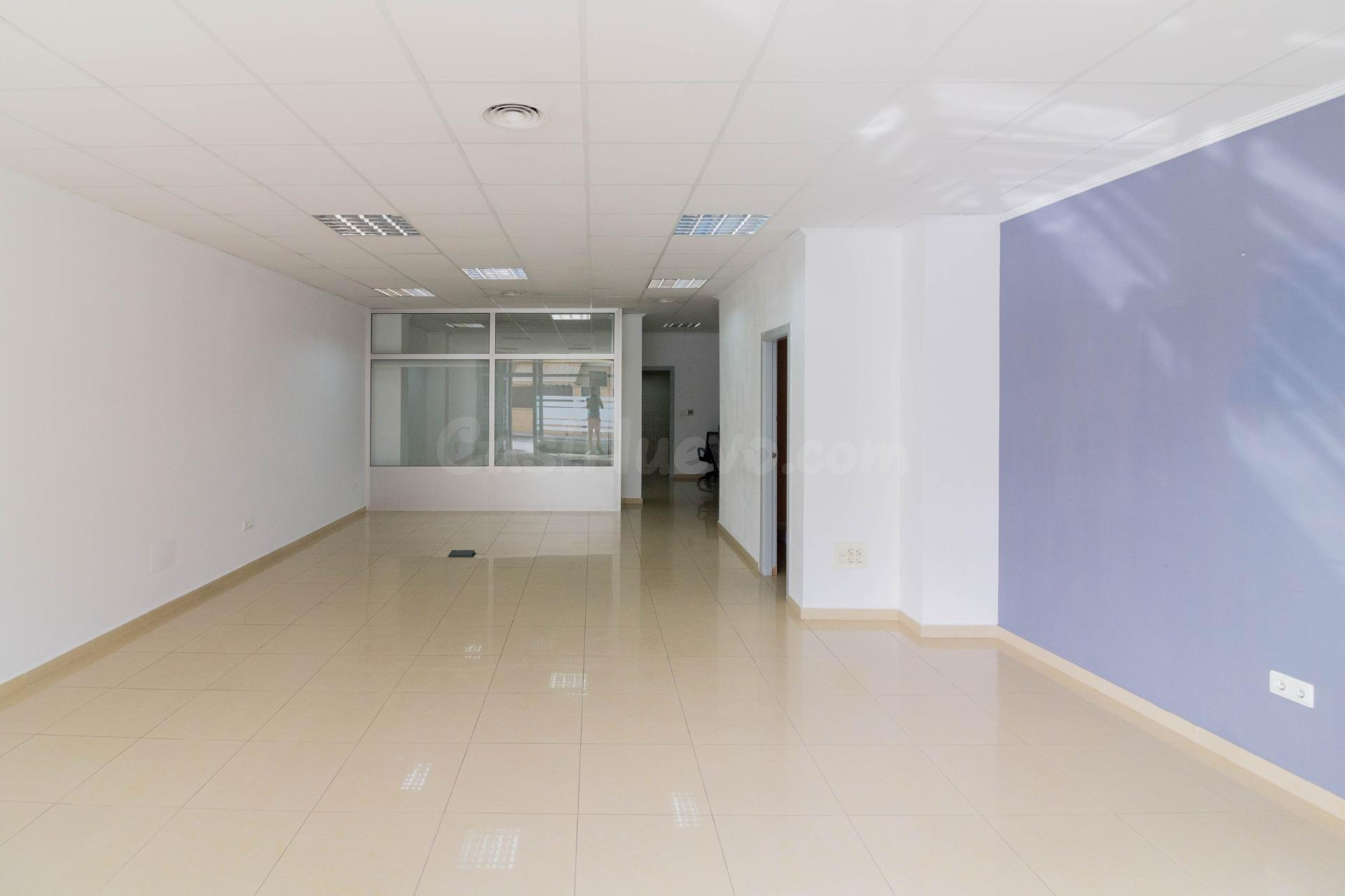 LOCAL COMERCIAL EN ALQUILER.