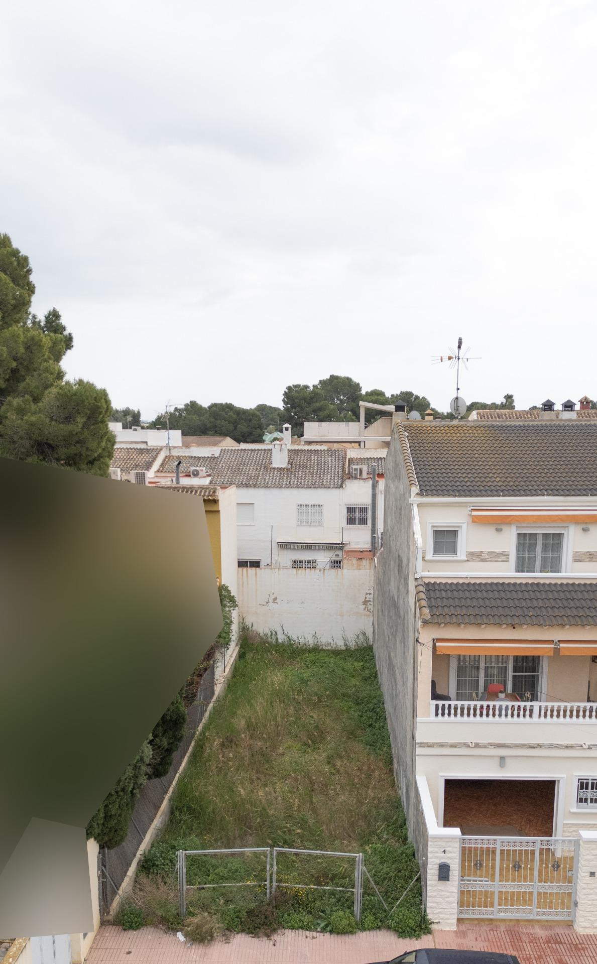 Oportunidad Única: Terreno Urbano en Callosa de Segura Junto al Colegio La Paz.