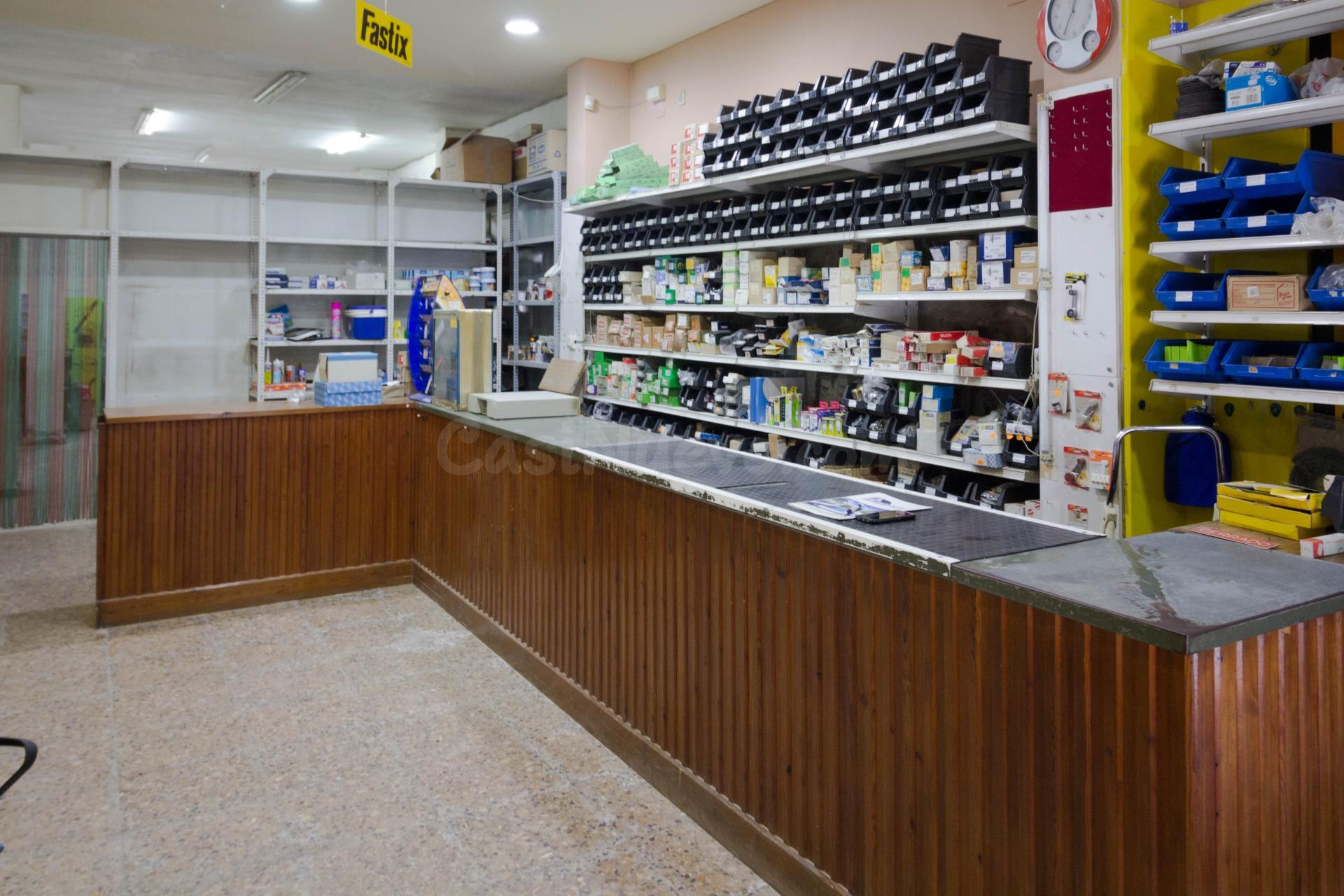 LOCAL COMERCIAL EN ORIHUELA .