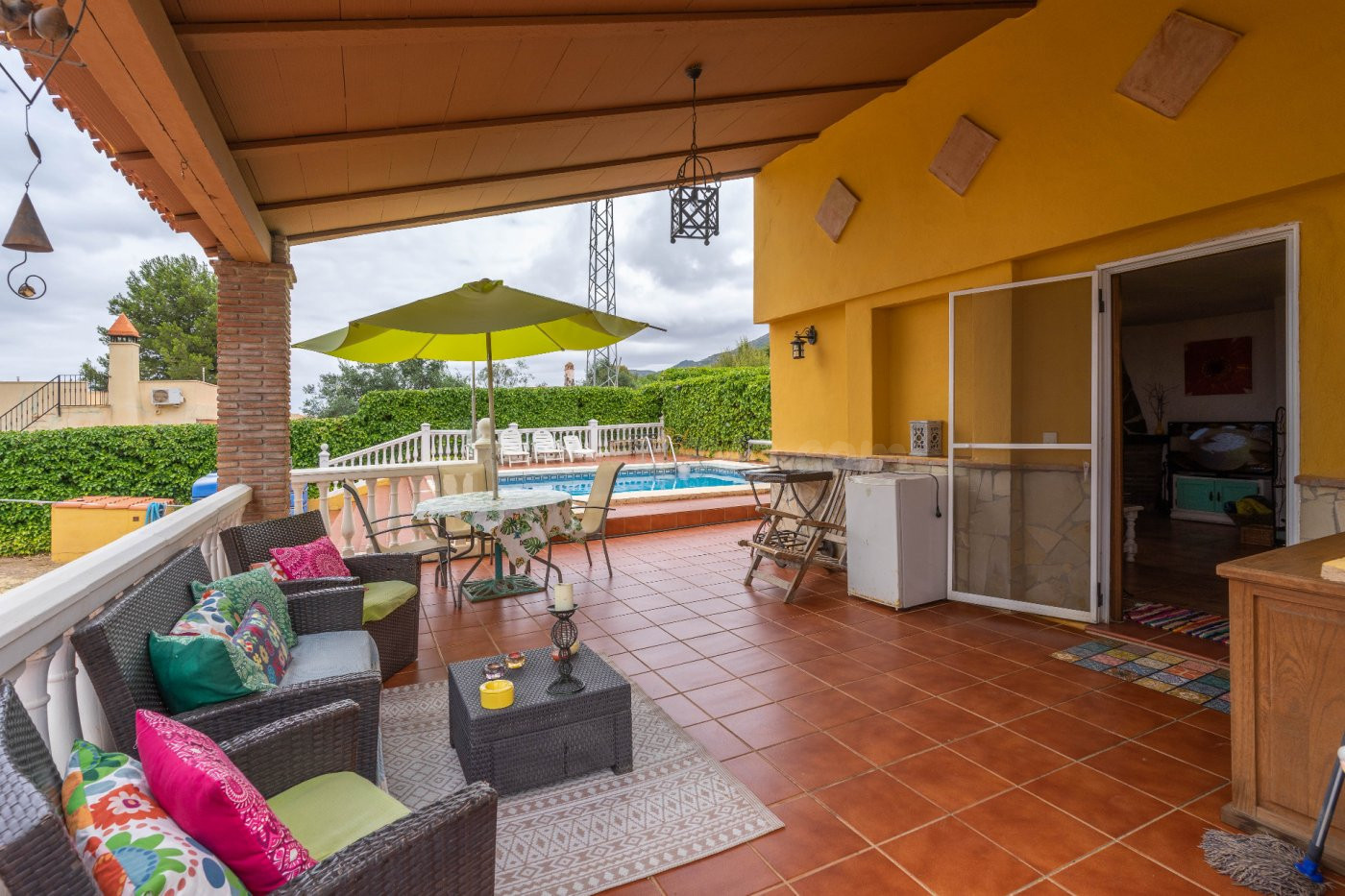 CASA DE CAMPO CON PISCINA Y BARBACOA, CERCA DE LA MONTAÑA