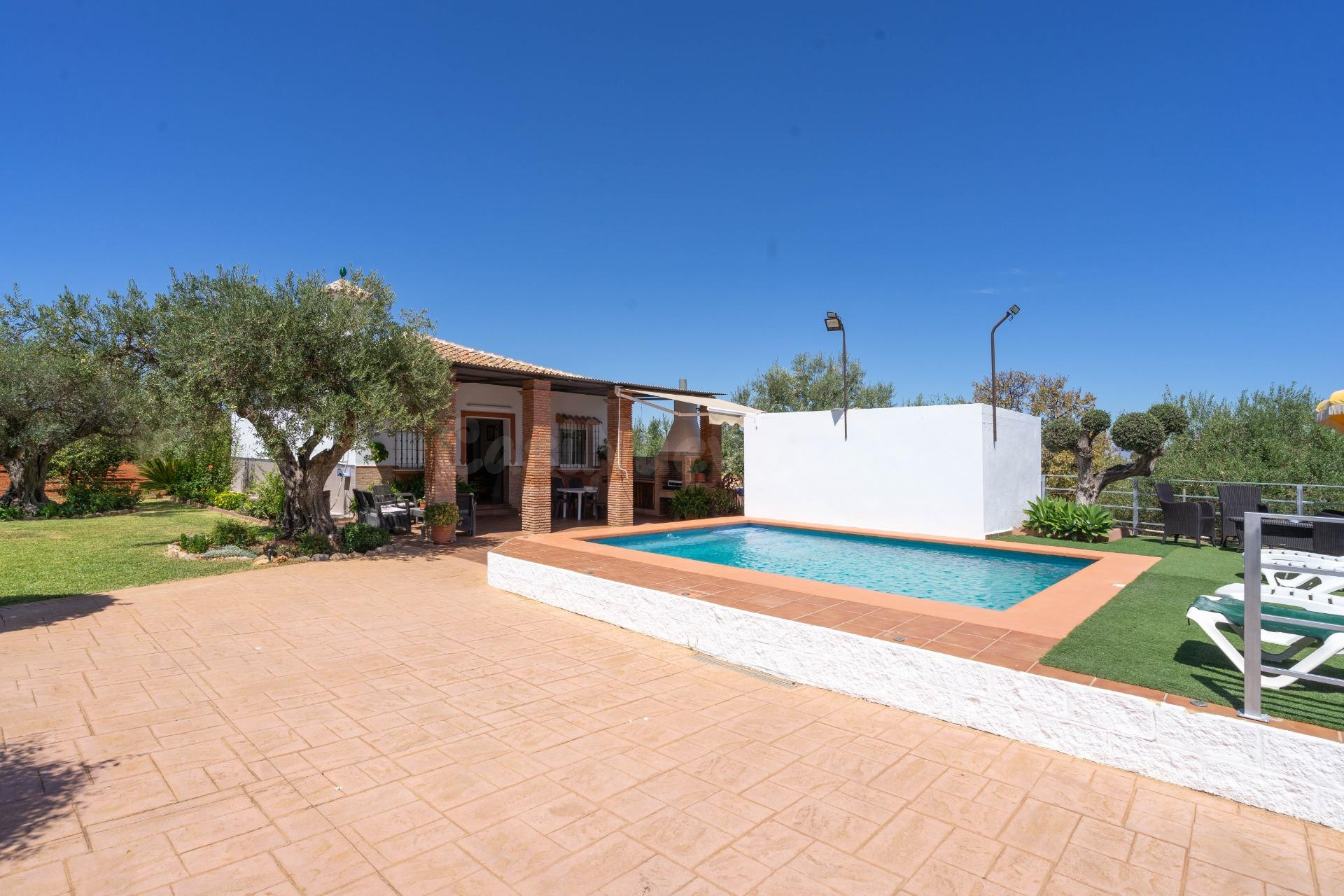 Chalet en Alhaurín el Grande con piscina y barbacoa