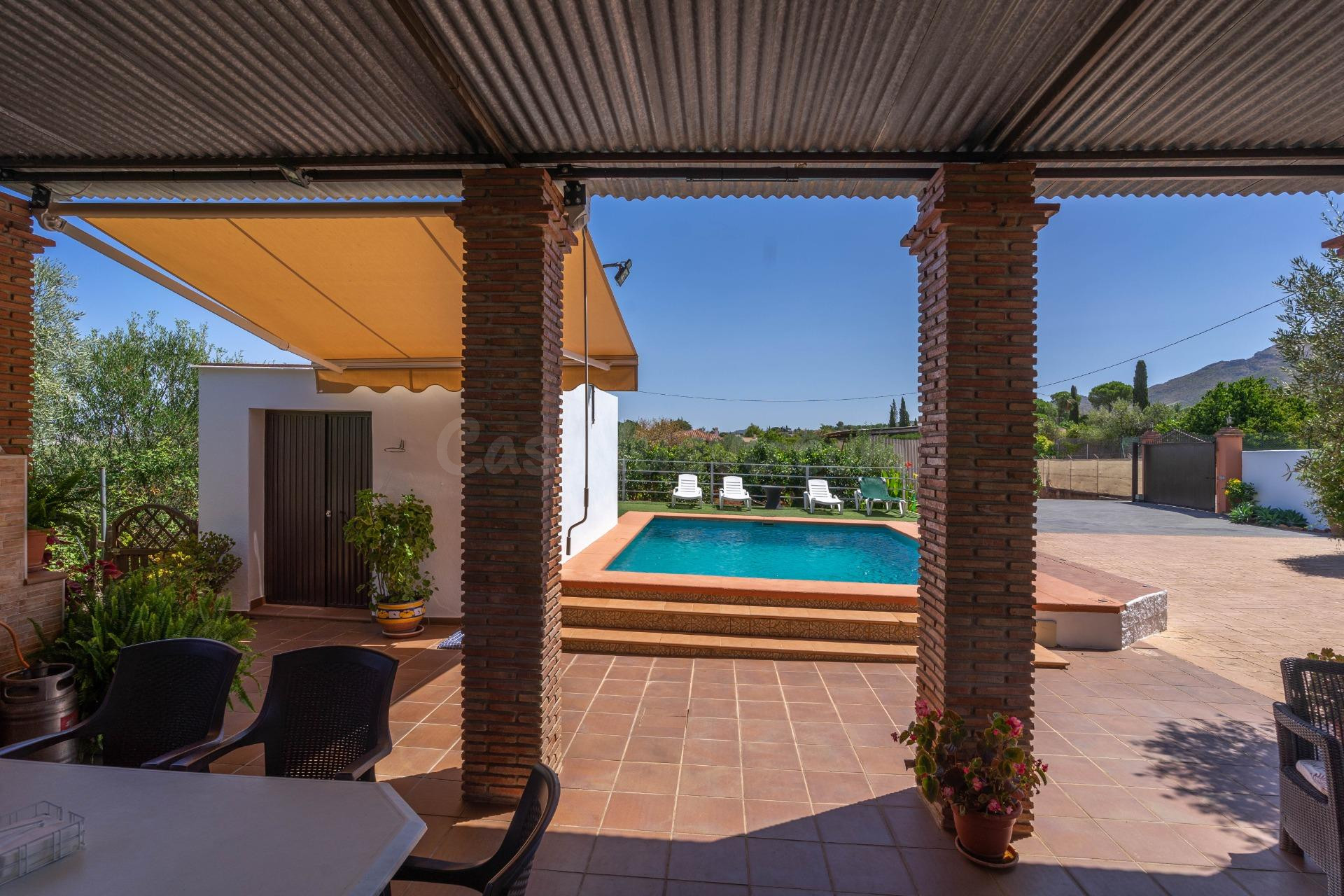 Chalet en Alhaurín el Grande con piscina y barbacoa - foto 4