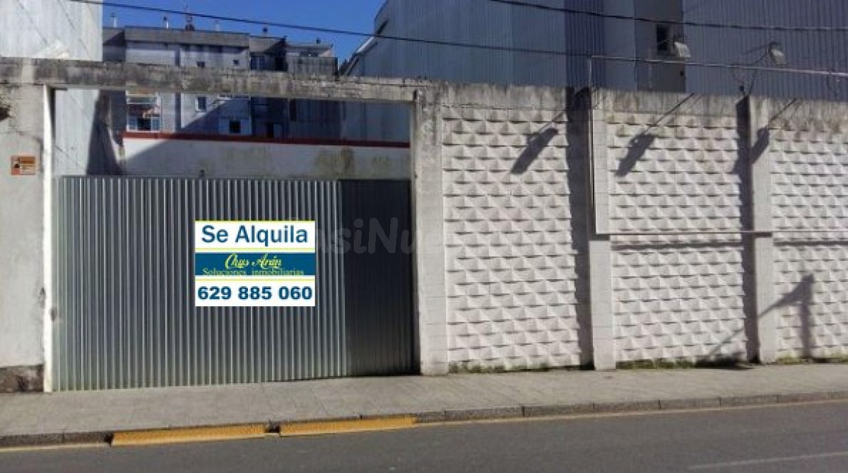 Se alquila nave industrial en centro de Carballo