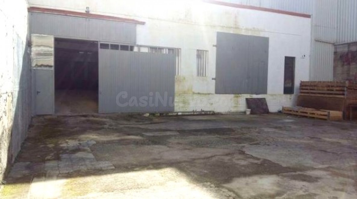 Se alquila nave industrial en centro de Carballo - foto 3