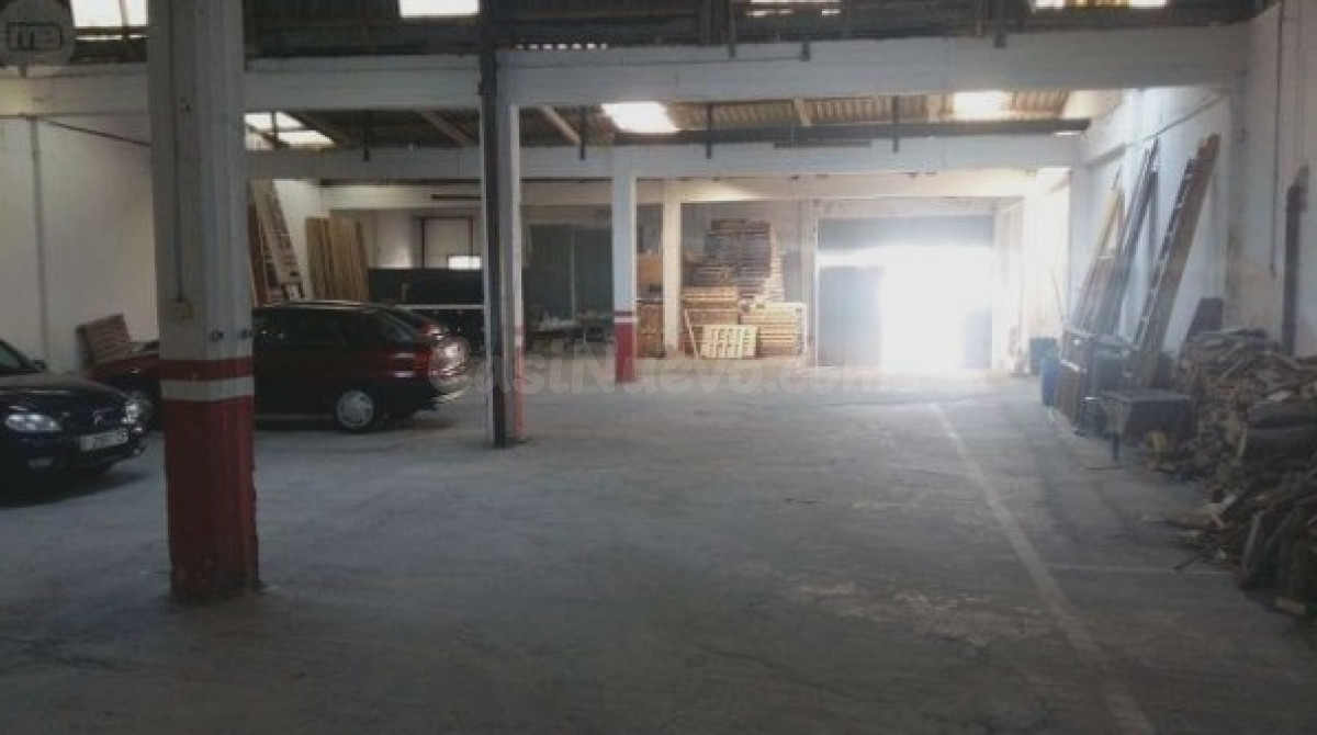 Se alquila nave industrial en centro de Carballo - foto 4