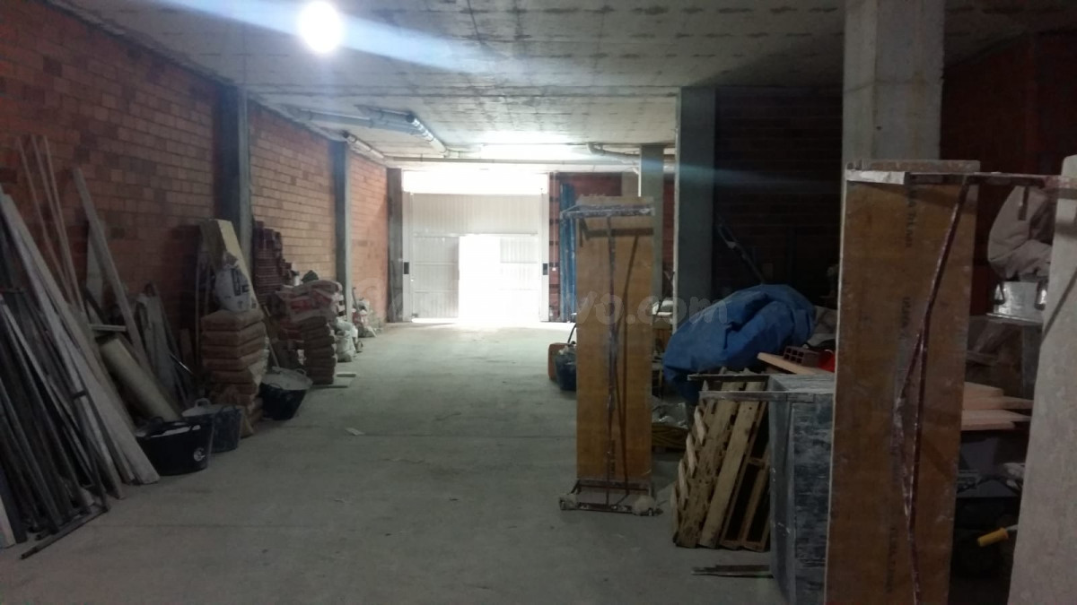 Se vende Bajo en Avda Cristina de Carballo
