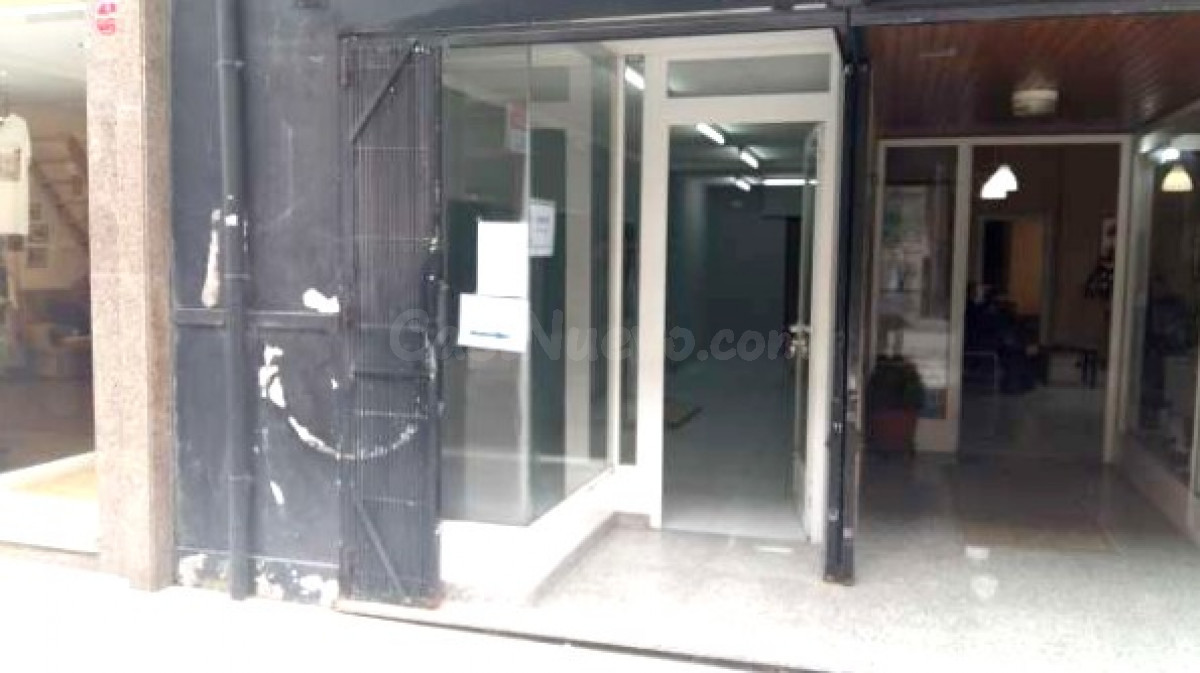 Se alquila local en Rúa Valle Inclán - Carballo