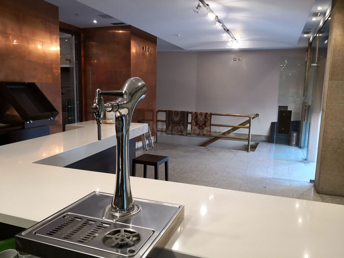 Vende restaurante listo para entrar en Santiago