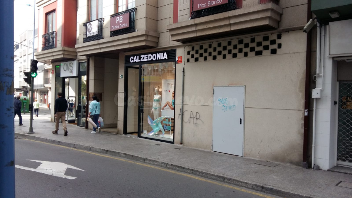 Se alquila bajo Rúa Camiño Novo de Carballo