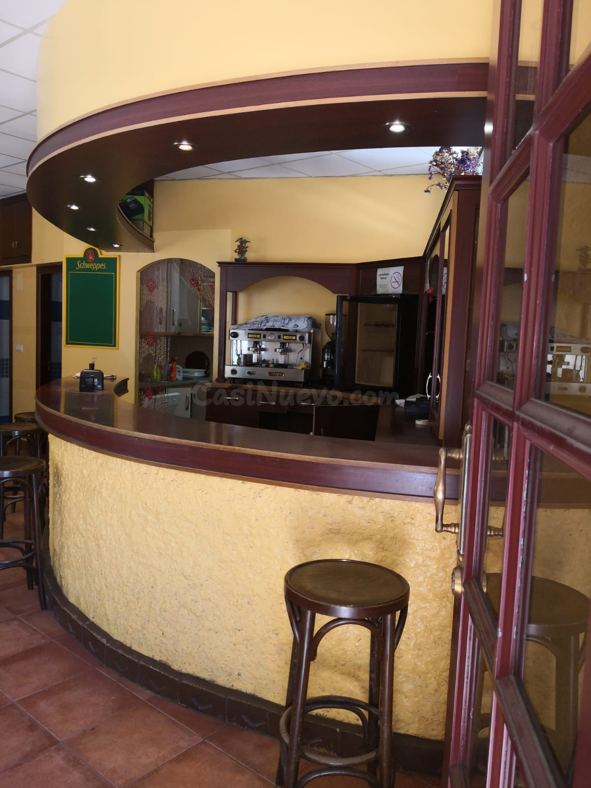 Se vende local de hostelería listo para abrir