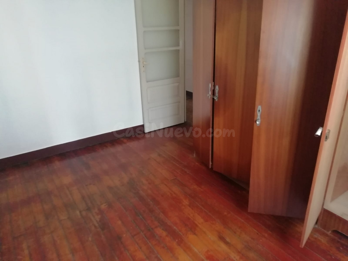 Casa con terreno en el centro de Carballo