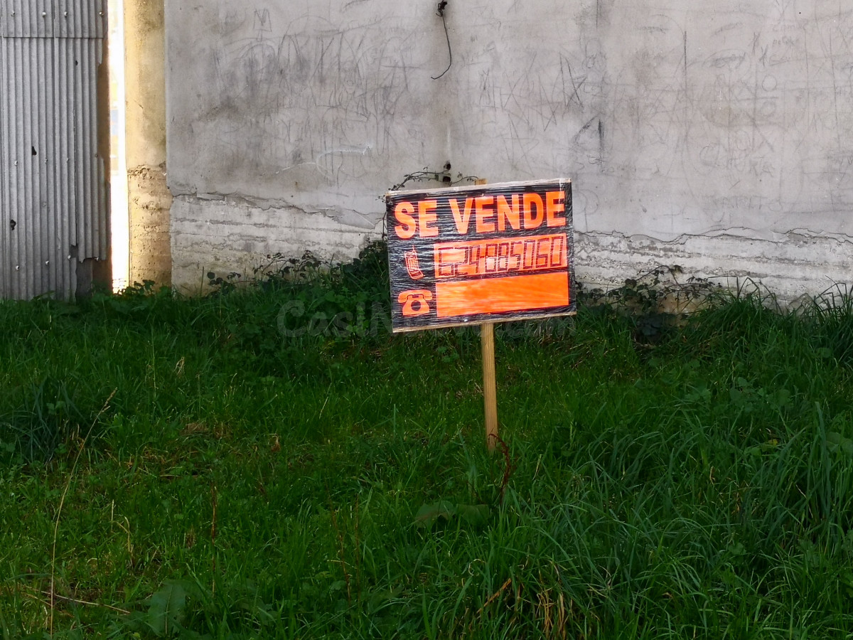 Solar en esquina frente al colegio Bergantiños