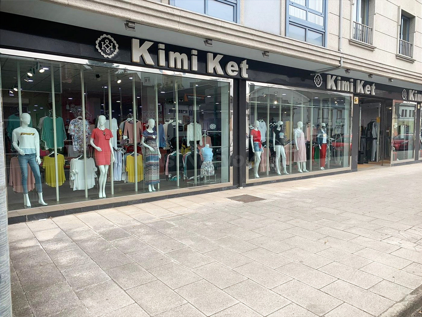 Gran local comercial en la Avenida de Finisterre