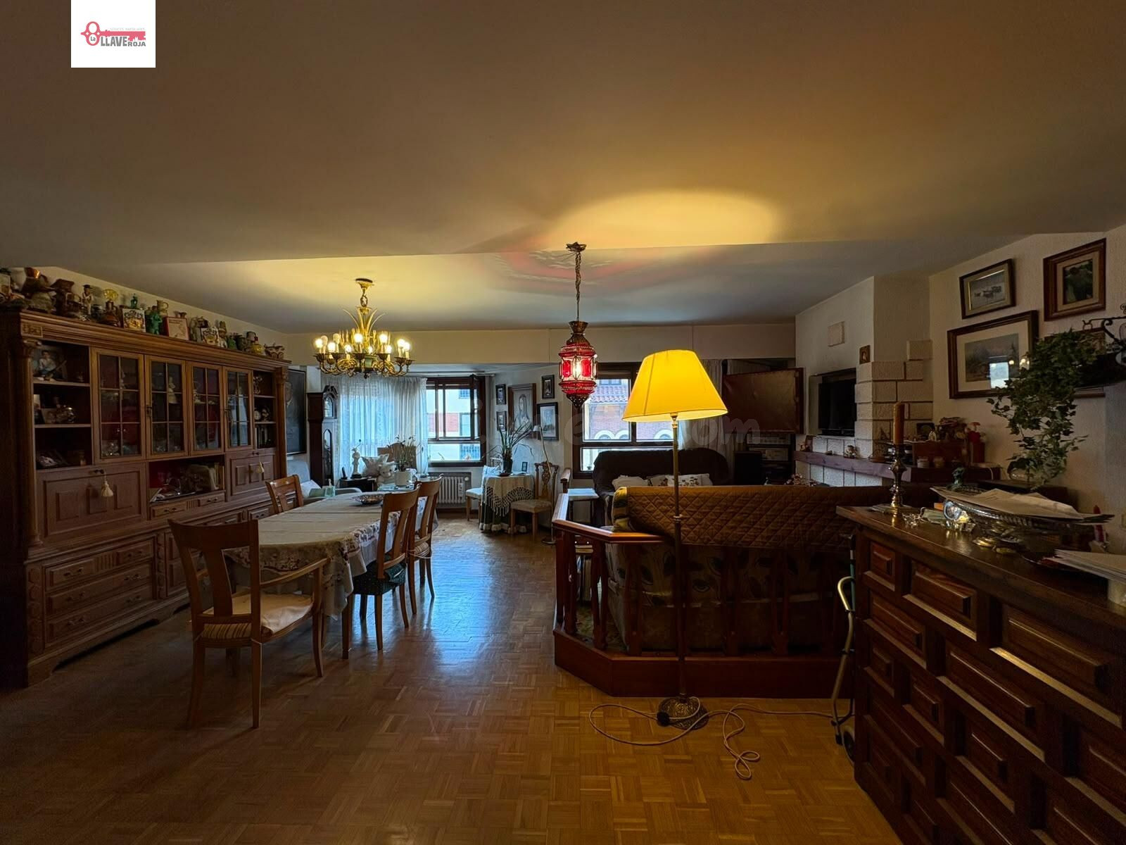 PISO EN VENTA EN LA ZONA NOBLE DE LA CIUDAD CON GARAJE. - foto 2