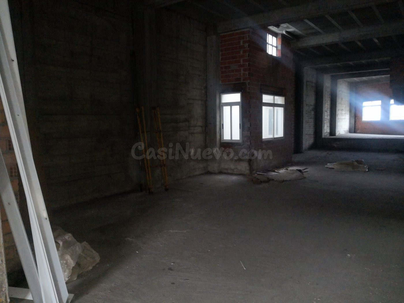 Bajo comercial En Vázquez de Parga