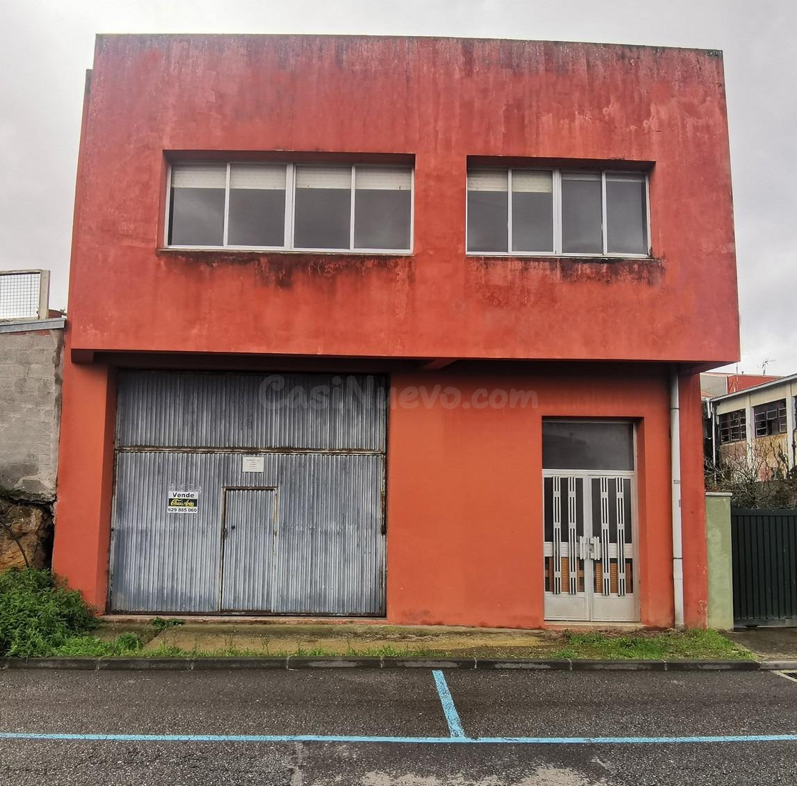 Edificio en el centro de Carballo