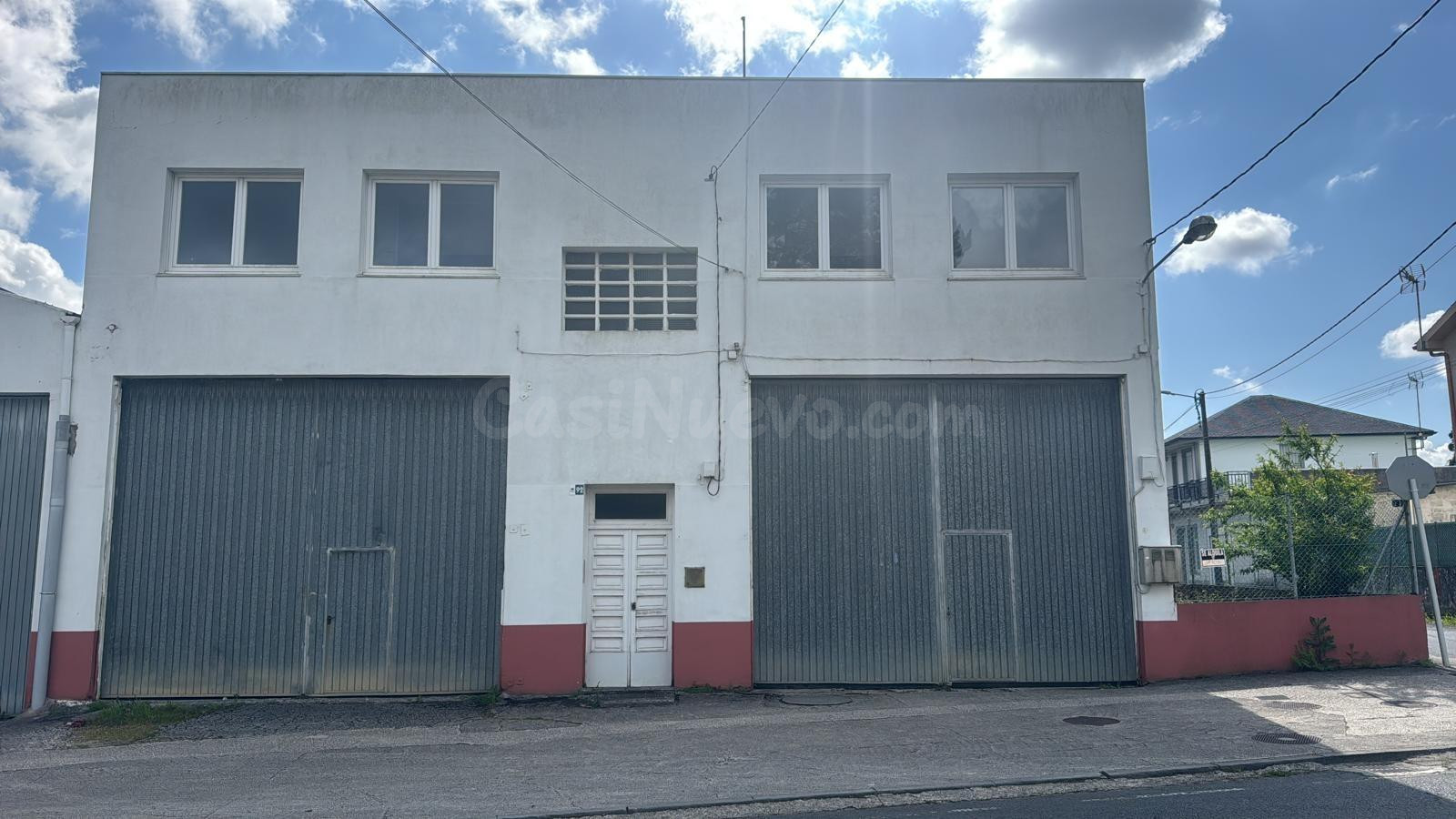 Se alquila nave en Av. de Razo, Carballo