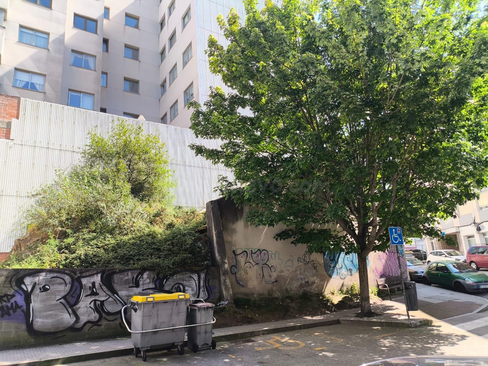 Solar en venta en A Coruña, con proyecto para 7 viviendas de 3 dormitorios y 2 baños, con plaza de garaje y ascensor
