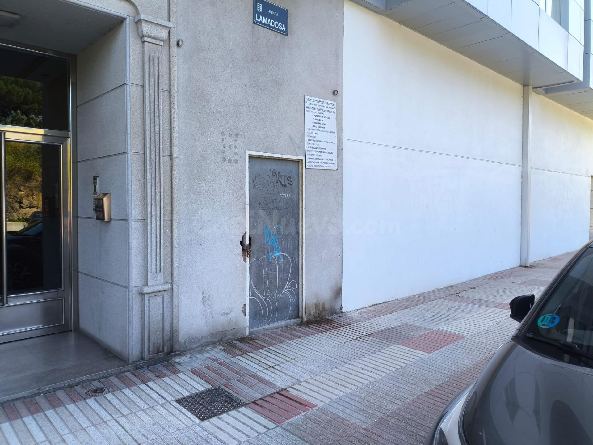 Local de 140 metros en Av. Lamadosa, zona Eirís, A Coruña
