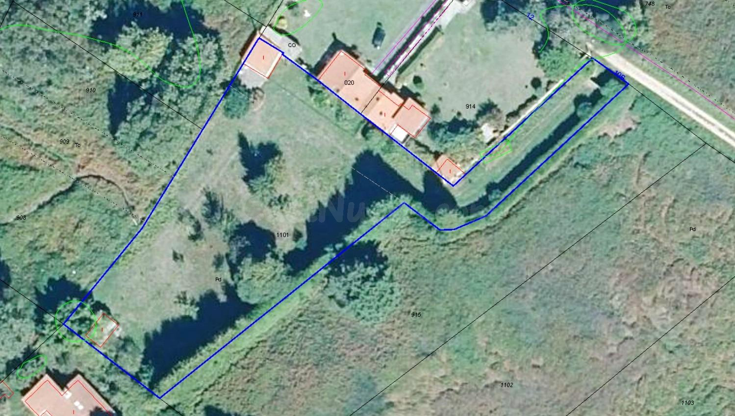 Finca en Oleiros de 3200 metros cuadrados