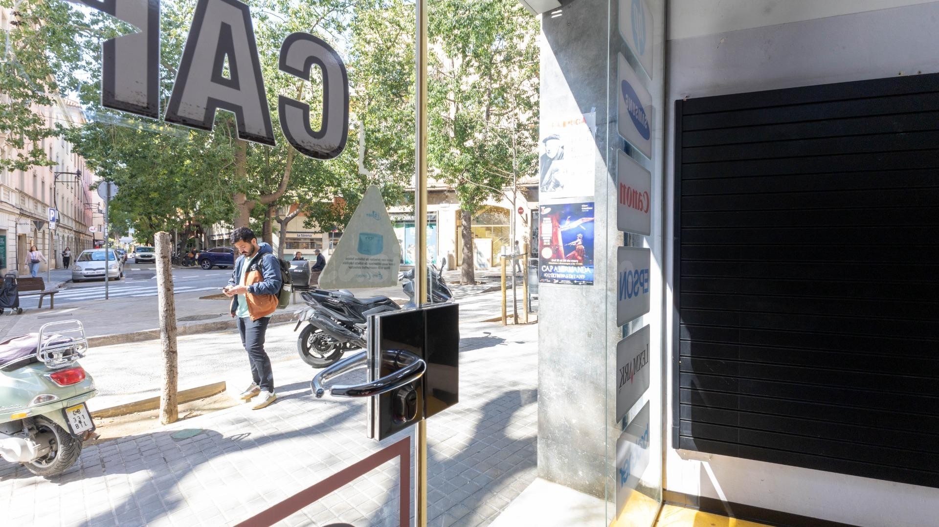 Local comercial 65m² en venta - Sarrià