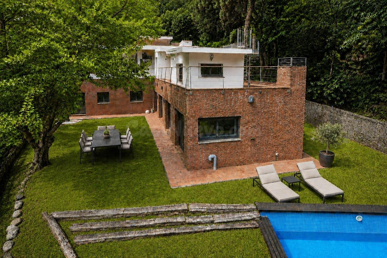 Agencia Inmobiliaria en Barcelona. Casa en Sant Cugat , Les Planes