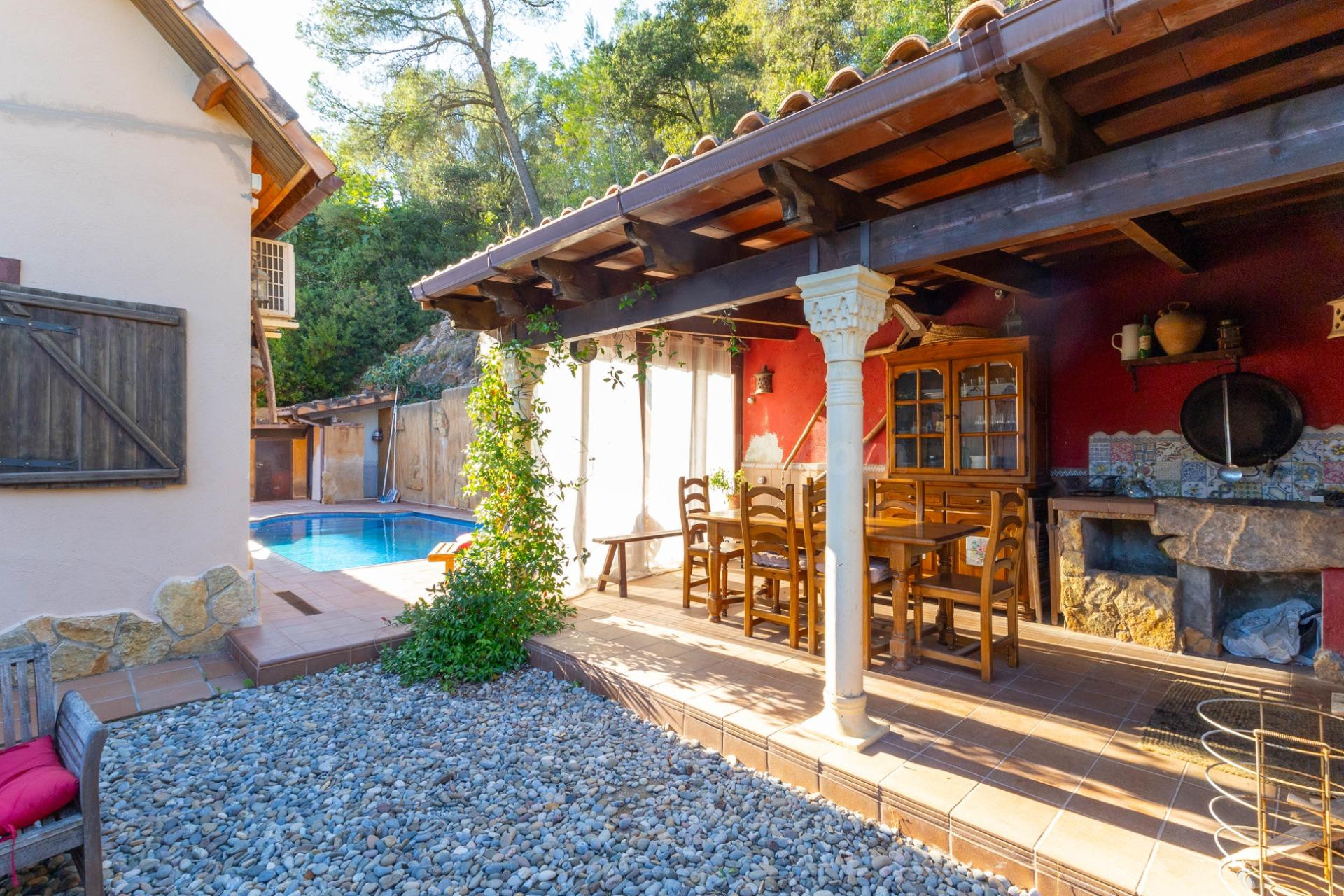 Gran casa estilo rústico - foto 3