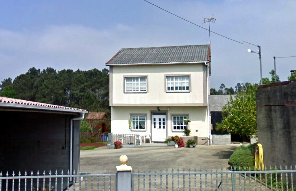 Impresionante Casa de Dos Plantas con Amplio Terreno en Freixal (Sofán) - Carballo