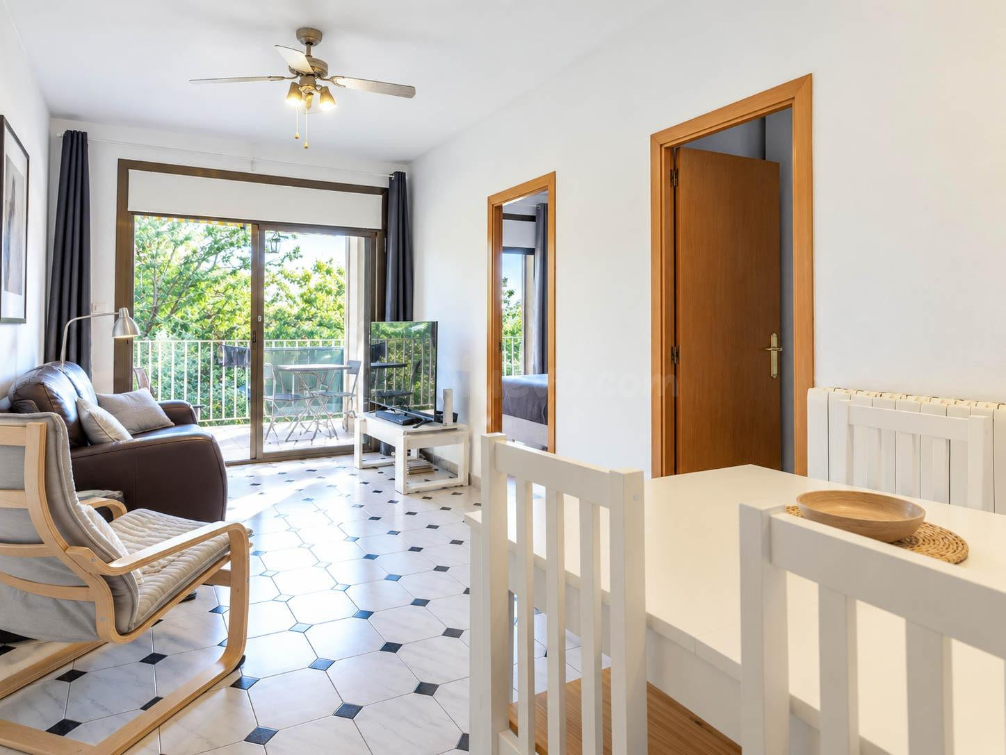 Agencia Inmobiliaria en Barcelona. Piso en Venta en les Cort - foto 3