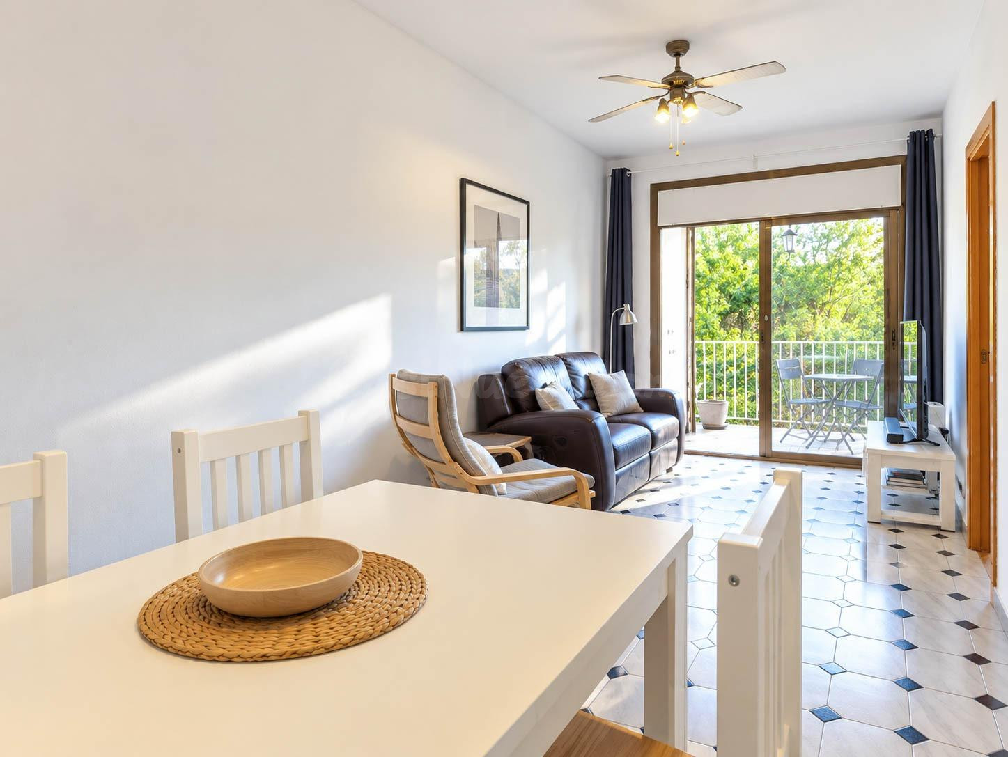 Agencia Inmobiliaria en Barcelona. Piso en Venta en les Cort - foto 4