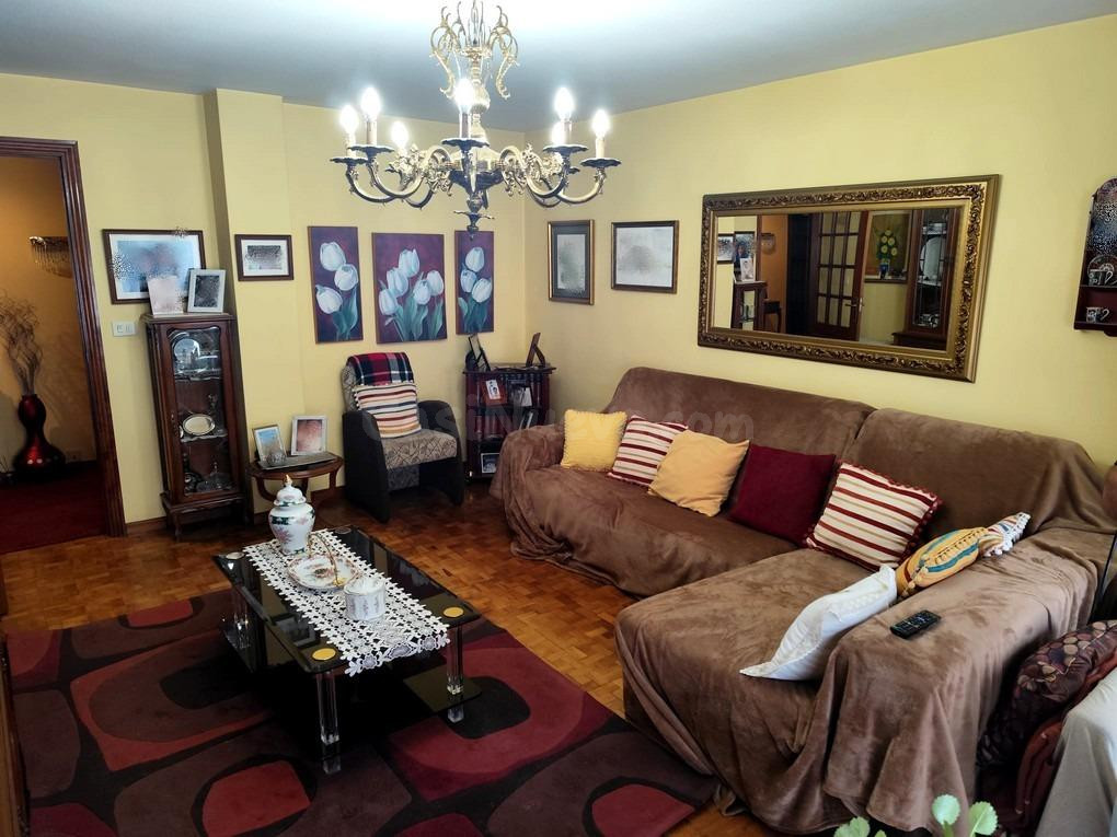 Piso en Carballo de 3 habitaciones,2 baños y ascensor