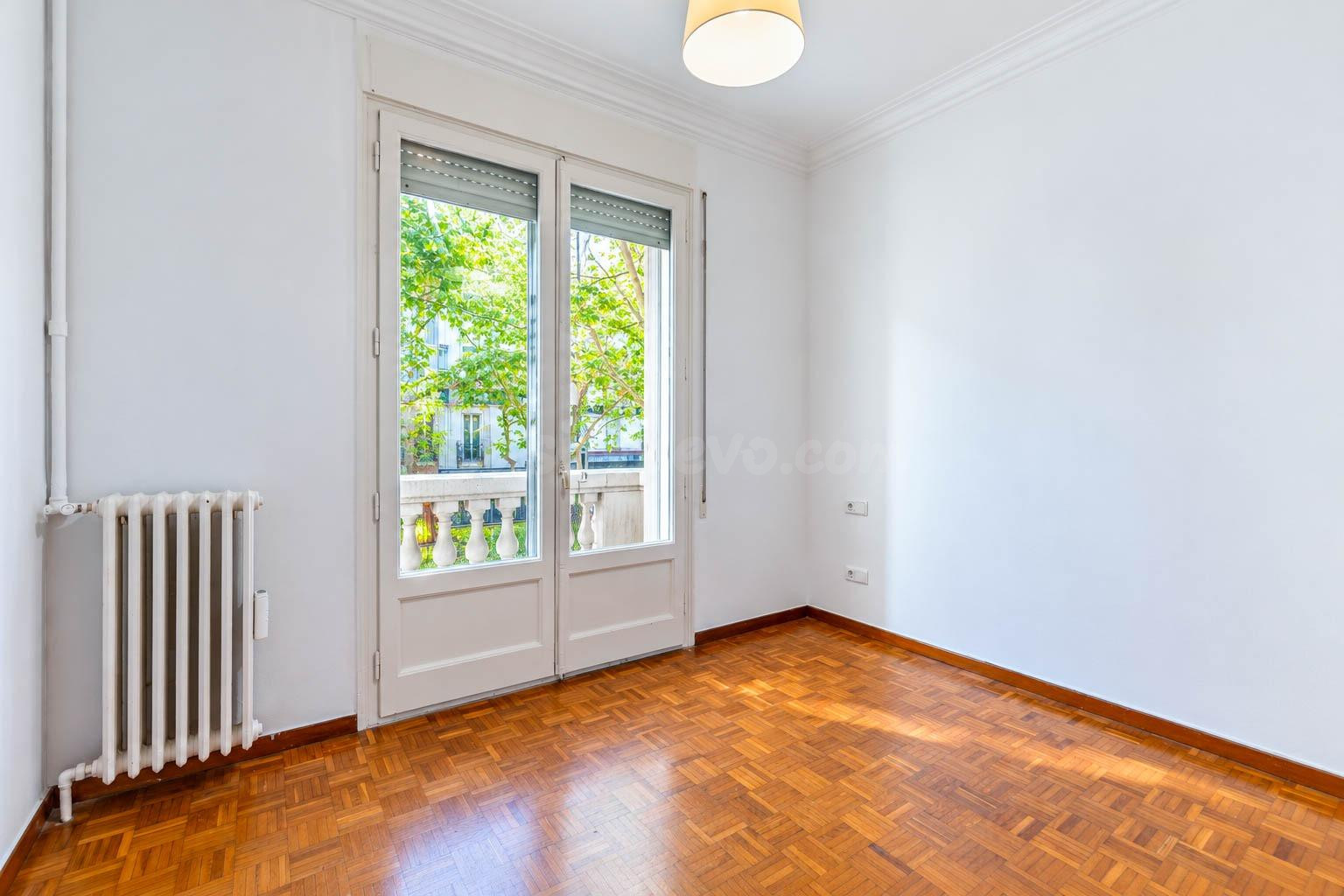 Agencia Inmobiliaria en Barcelona. Piso en venta en Sarria - foto 2