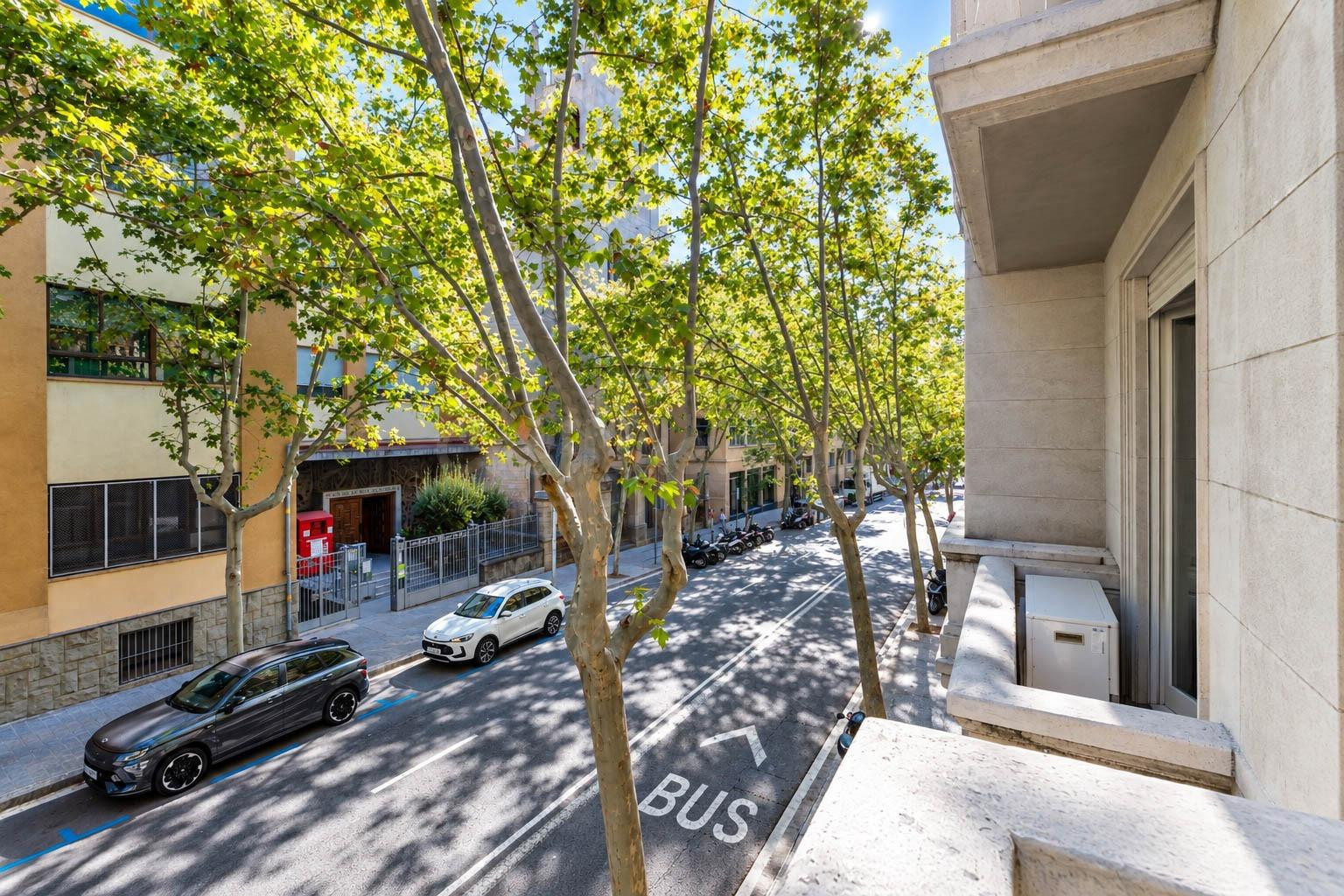 Agencia Inmobiliaria en Barcelona. Piso en venta en Sarria - foto 4