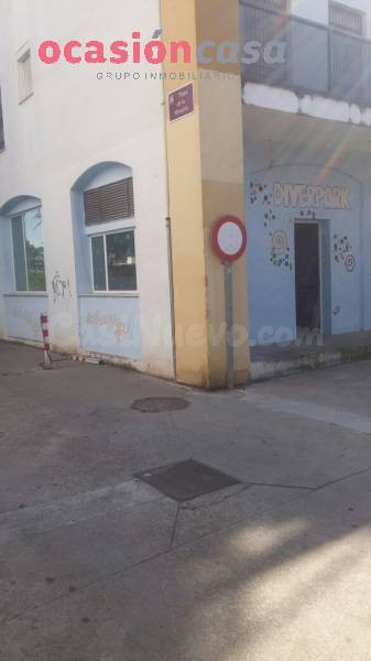 Local comercial en venta - Miralbaida