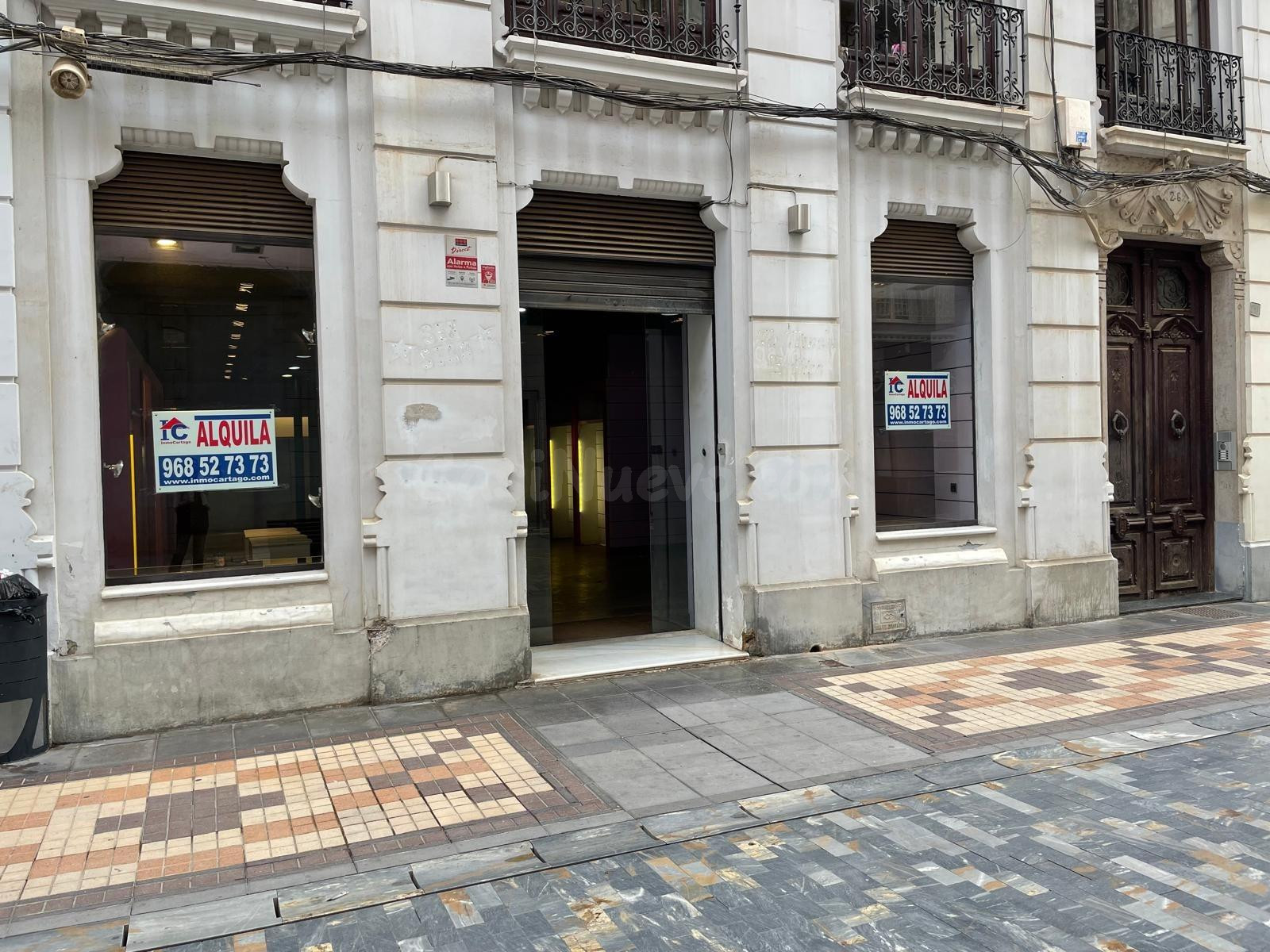 LOCAL COMERCIAL DE 153 M2 EN CALLE JABONERIAS IDEAL PARA CEN