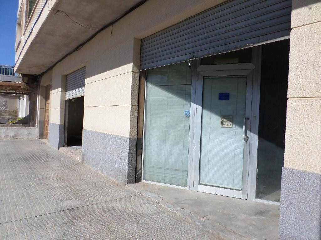 Amplio local de 168 m2 situado en la zona de Los Barreros - foto 3