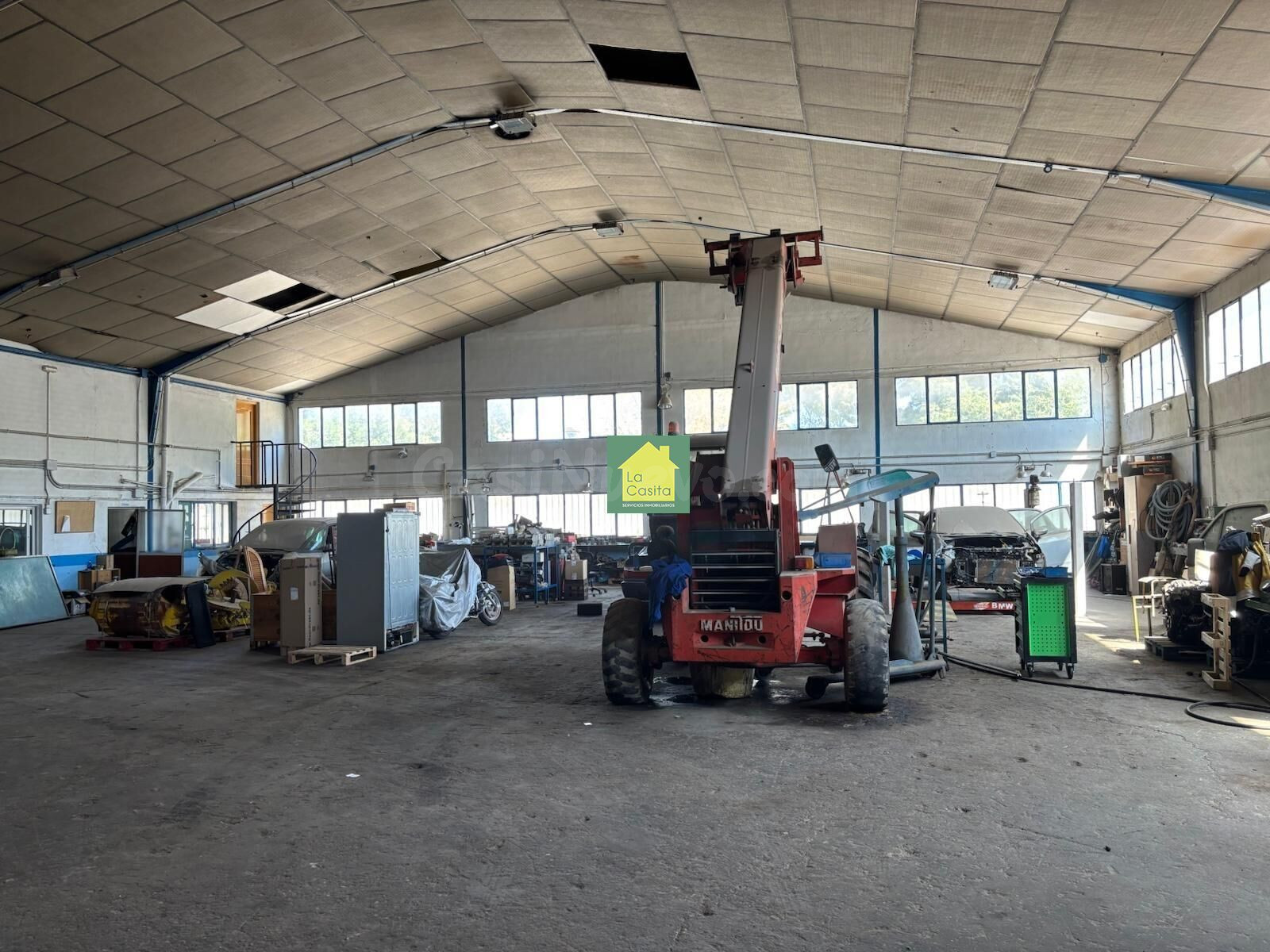 LA CASITA INMOBILIARIA VENDE NAVE INDUSTRIAL EN CAMPOLLANO