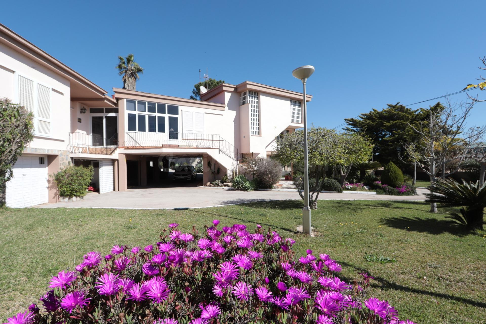 CHALET EXCLUSIVO  EN PARCELA DE1.954 M2 EN EL PARQUE NATURAL DE TENTEGORRA CON PISCINA PRIVADA Y GRANDES ESPACIOS PARA DISFRUTAR DE LA NATURALEZA A 5 MINUTOS DE CARTAGENA