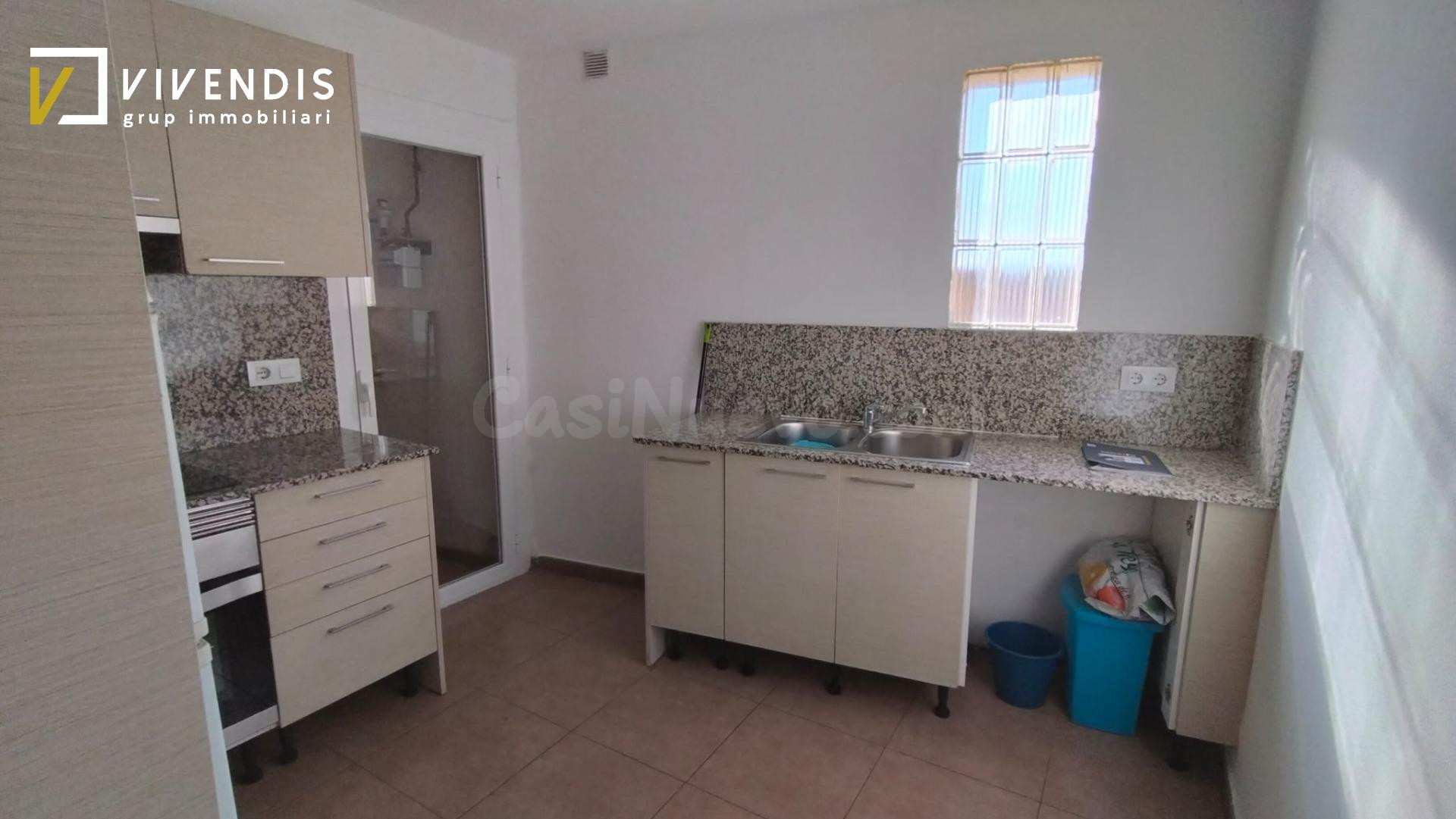 EDIFICIO EN VENTA - LINYOLA - foto 2