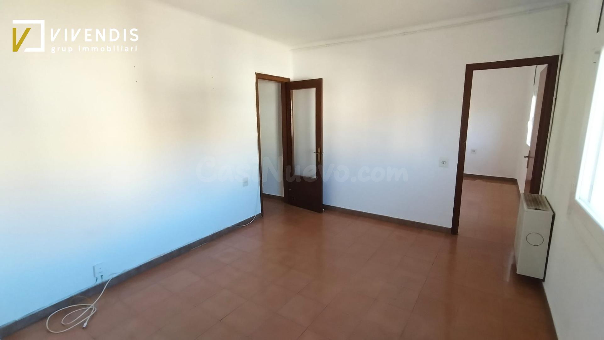 EDIFICIO EN VENTA - LINYOLA - foto 3