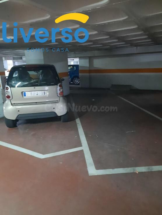 Plaza de Garaje en Zona Céntrica de Burgos: Ideal para Vehículo Pequeño, Motocicletas o Uso Personal
