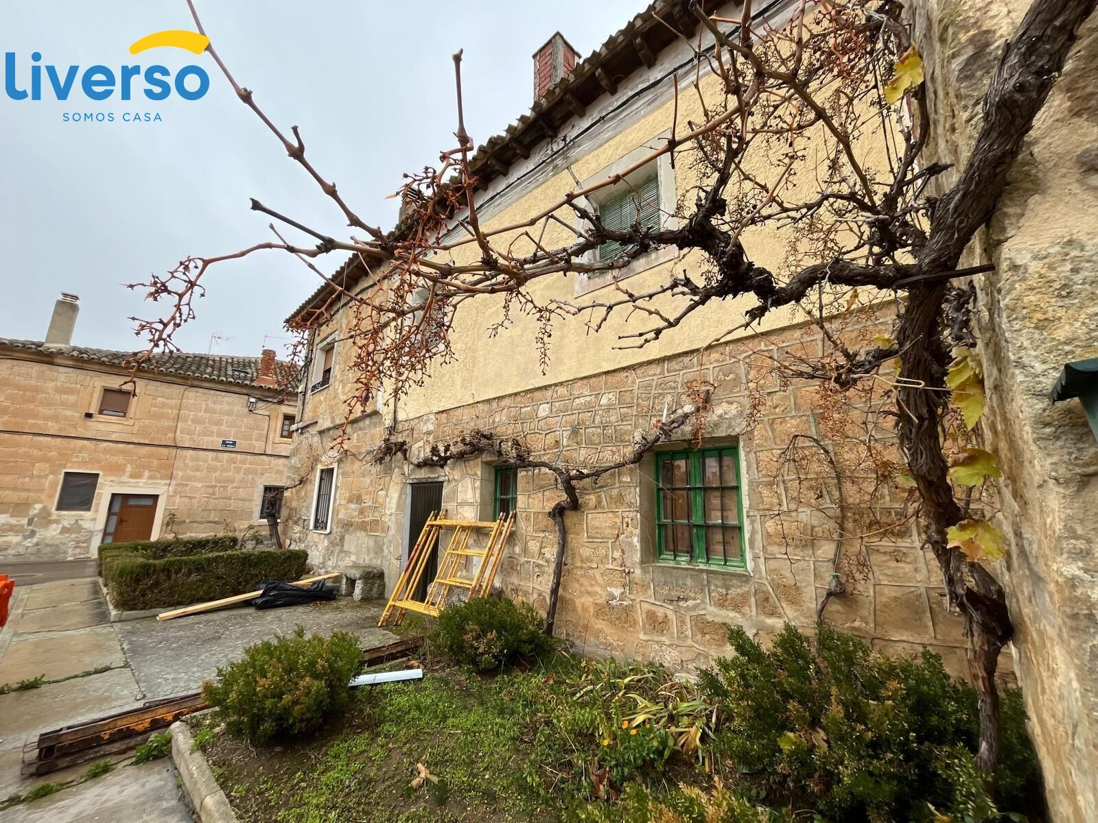 Encanto Rústico en Villasandino: Casa Tradicional con Terreno Soleado y posibilidad de adquirir otra casa colindante por un precio atractivo.