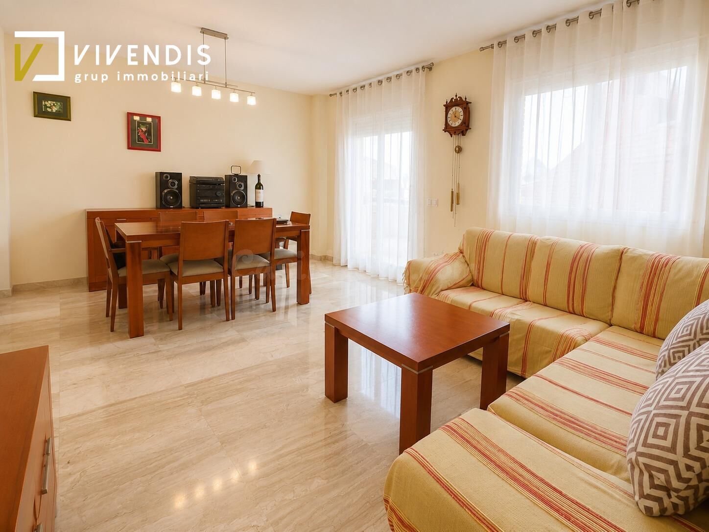 CASA ADOSADA EN VENTA - TORREFARRERA - foto 2