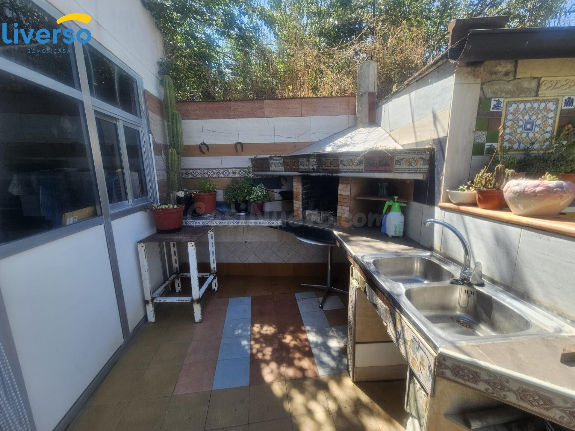 SE VENDE PRECIOSO CHALET INDEPENDIENTE EN VILLAFRIA, CON JARDIN Y TERRENO!!!
