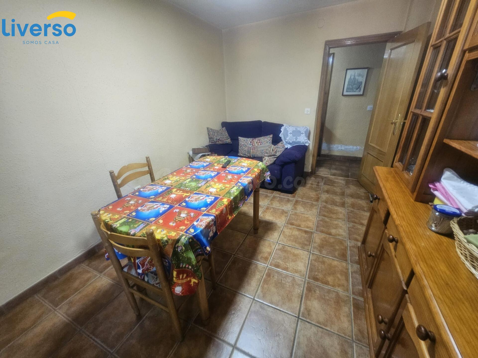 SE VENDE PRECIOSO CHALET INDEPENDIENTE EN VILLAFRIA, CON JAR - foto 3