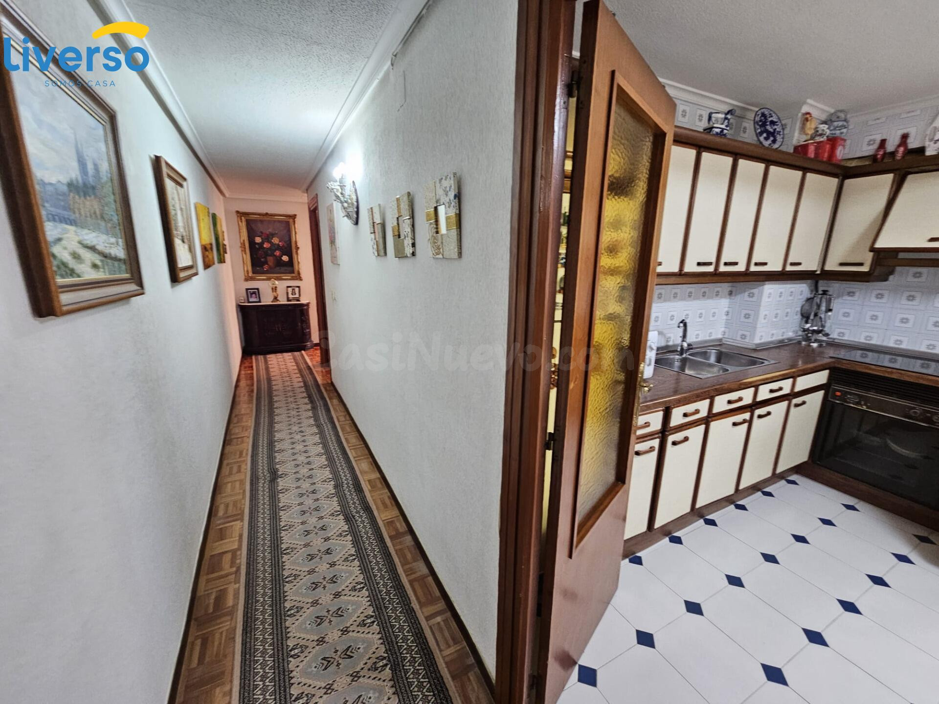 SE VENDE PRECIOSO PISO EN EL CENTRO DE BURGOS, GRAN TAMAÑO!! - foto 2
