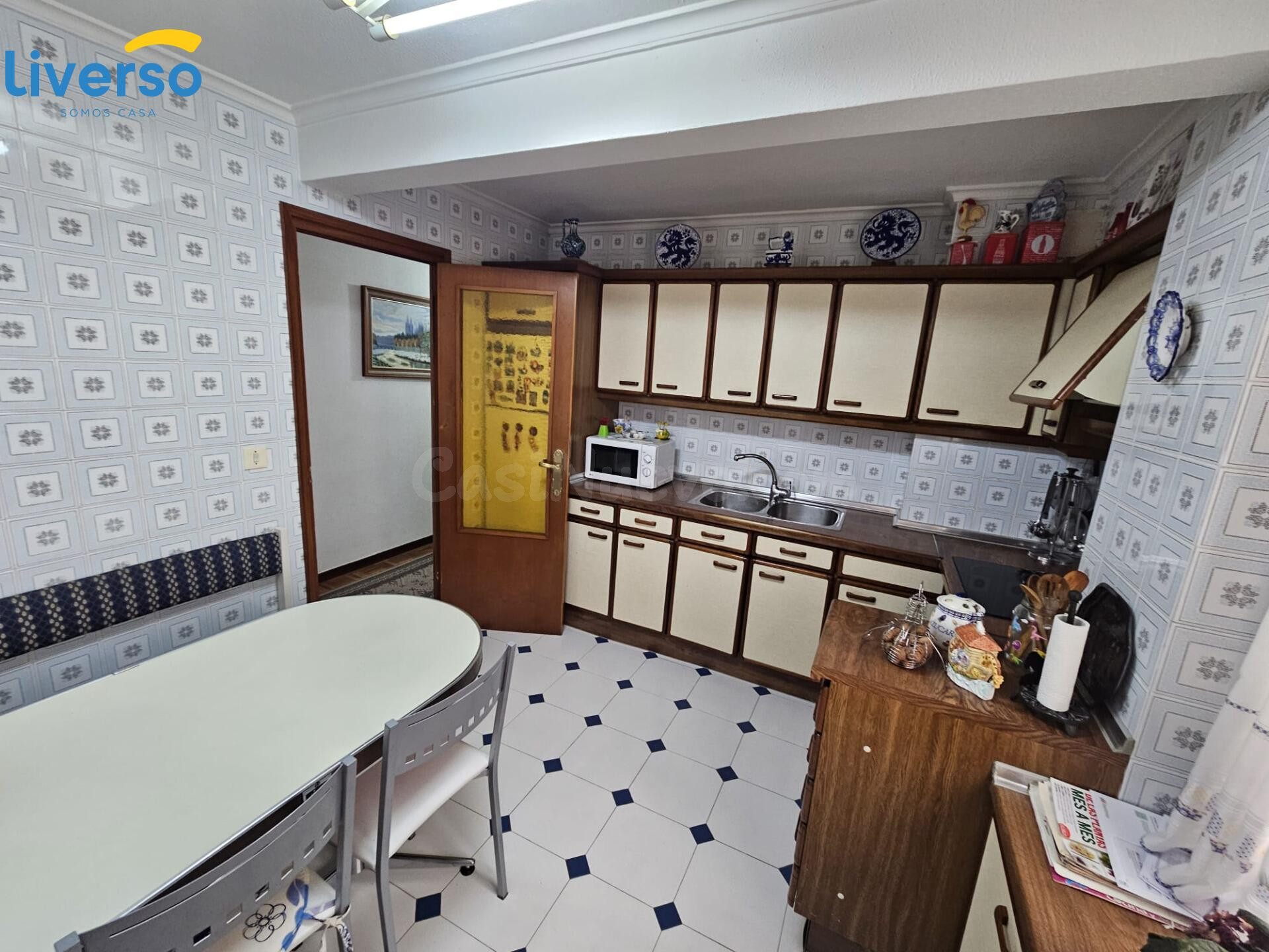 SE VENDE PRECIOSO PISO EN EL CENTRO DE BURGOS, GRAN TAMAÑO!! - foto 4