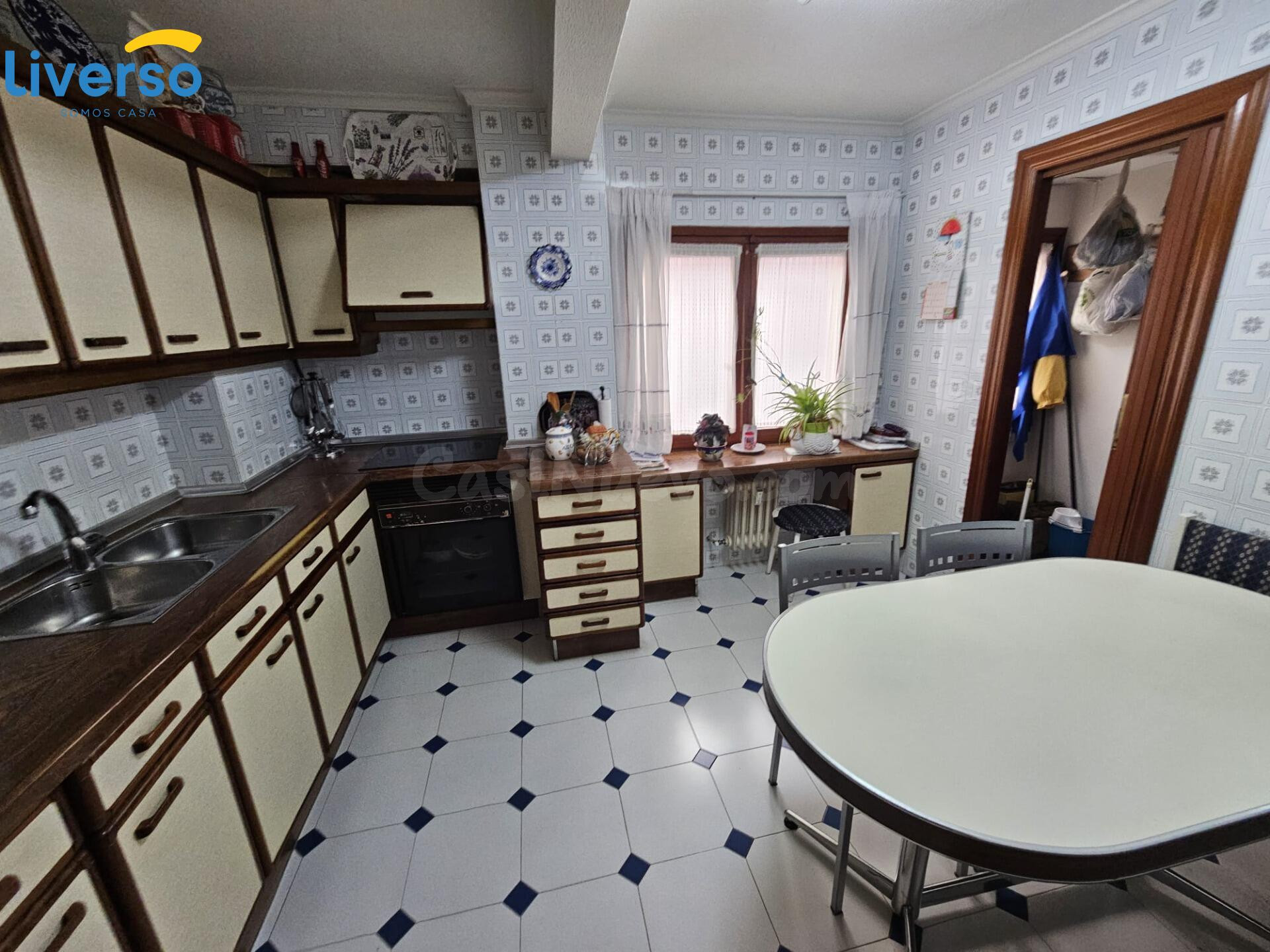 SE VENDE PRECIOSO PISO EN EL CENTRO DE BURGOS, GRAN TAMAÑO!! - foto 5