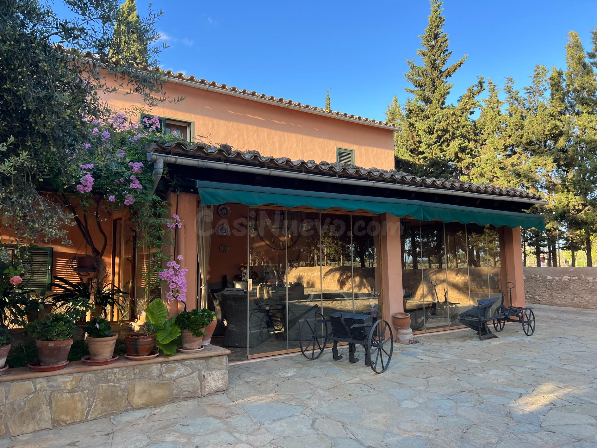 Casa Rústica con terreno y árboles frutales